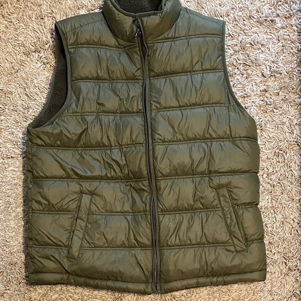 Men's Olive Green Puffer Vest Fur Lined Worn Once!